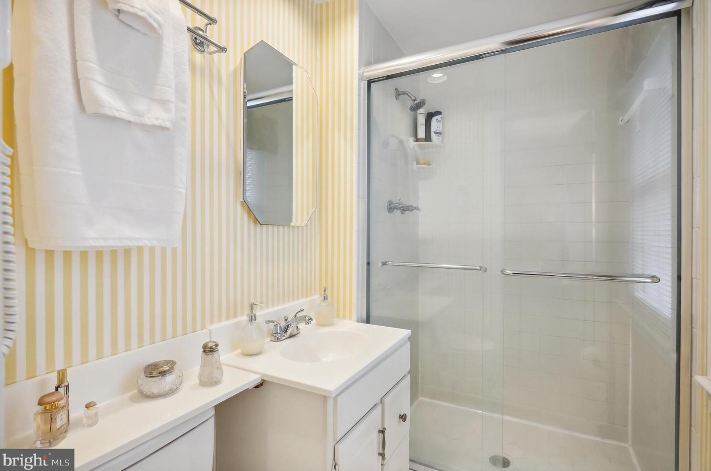 9536 Whetstone Dr, Gaithersburg MD  20886-3110 exterior