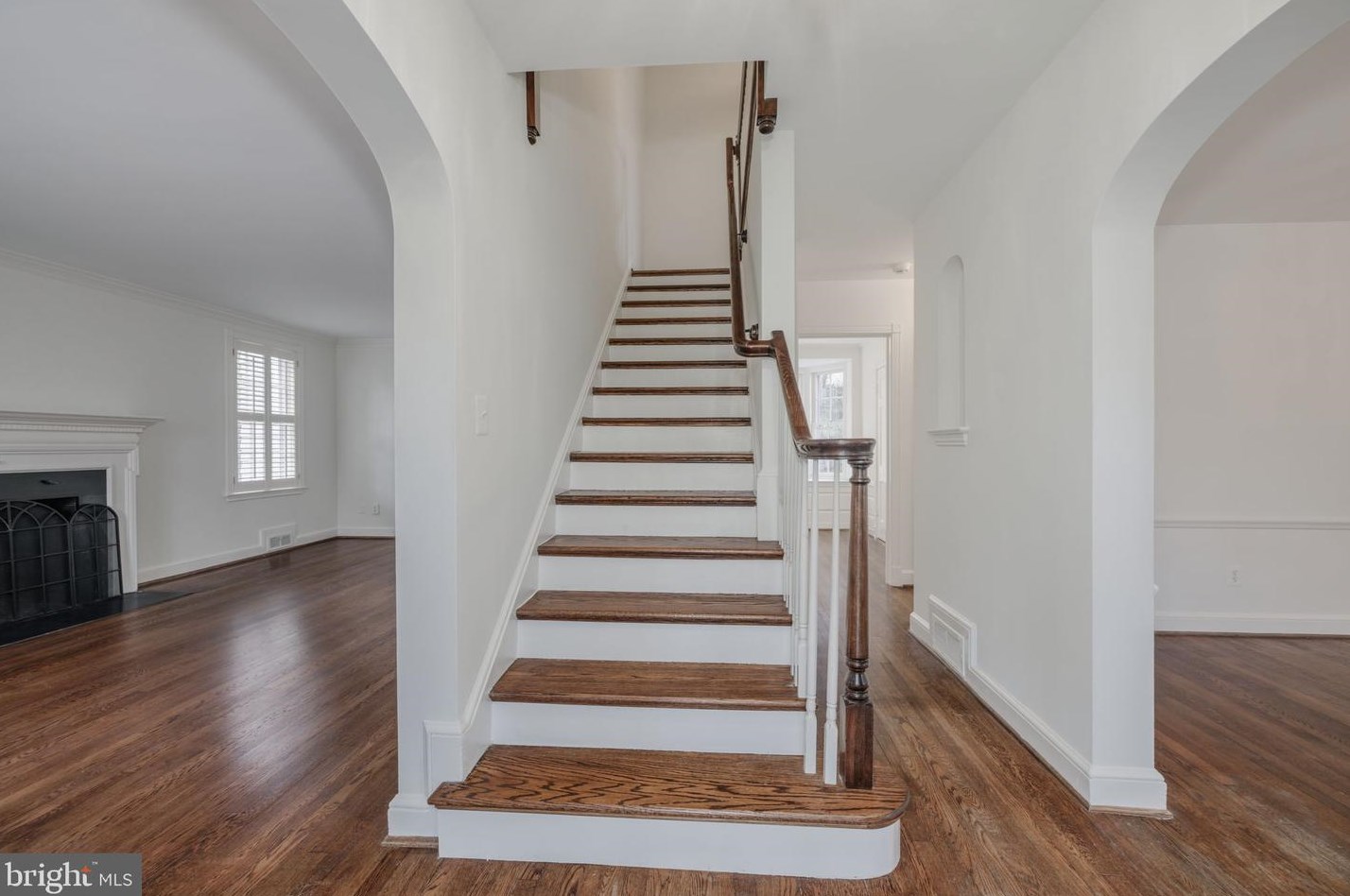 7214 Rollingwood Dr, Bethesda, MD 20815-3131