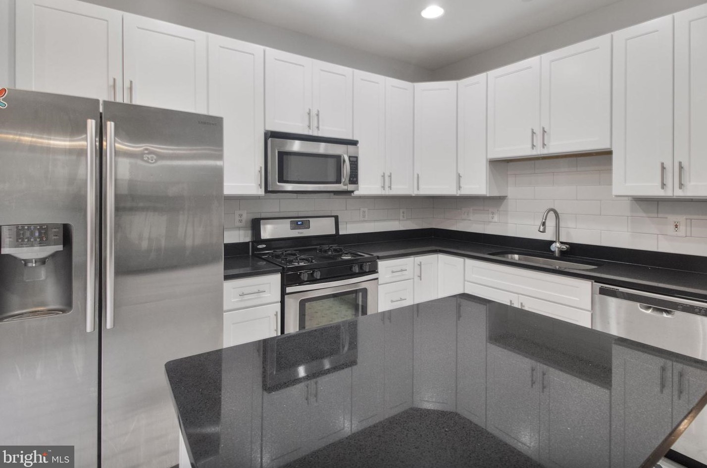 9669 Athens Pl, Gaithersburg MD  20878-5384 exterior
