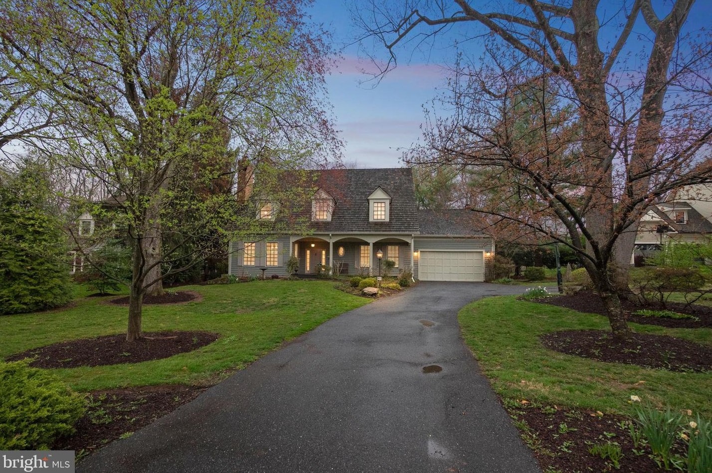 7201 Longwood Dr, Bethesda, MD 20817-2121