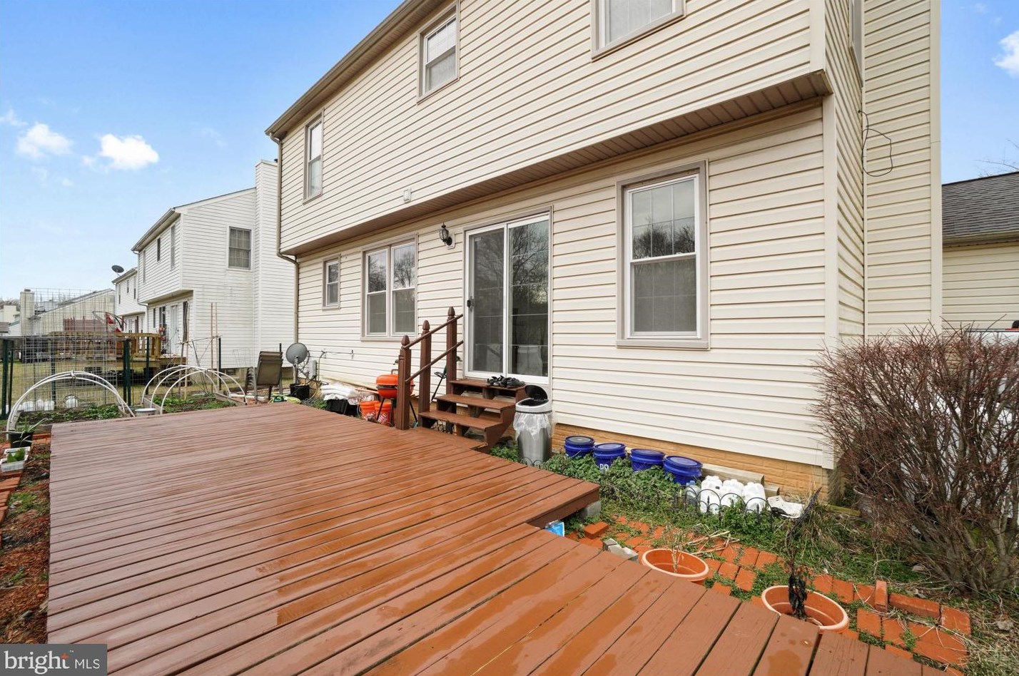 13985 Saddleview Dr, Gaithersburg MD  20878-3855 exterior