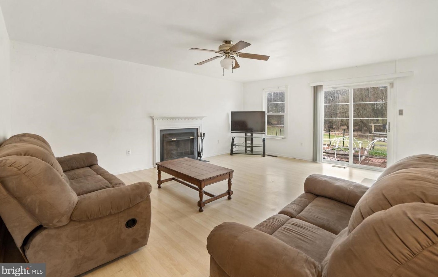 13985 Saddleview Dr, Gaithersburg MD  20878-3855 exterior