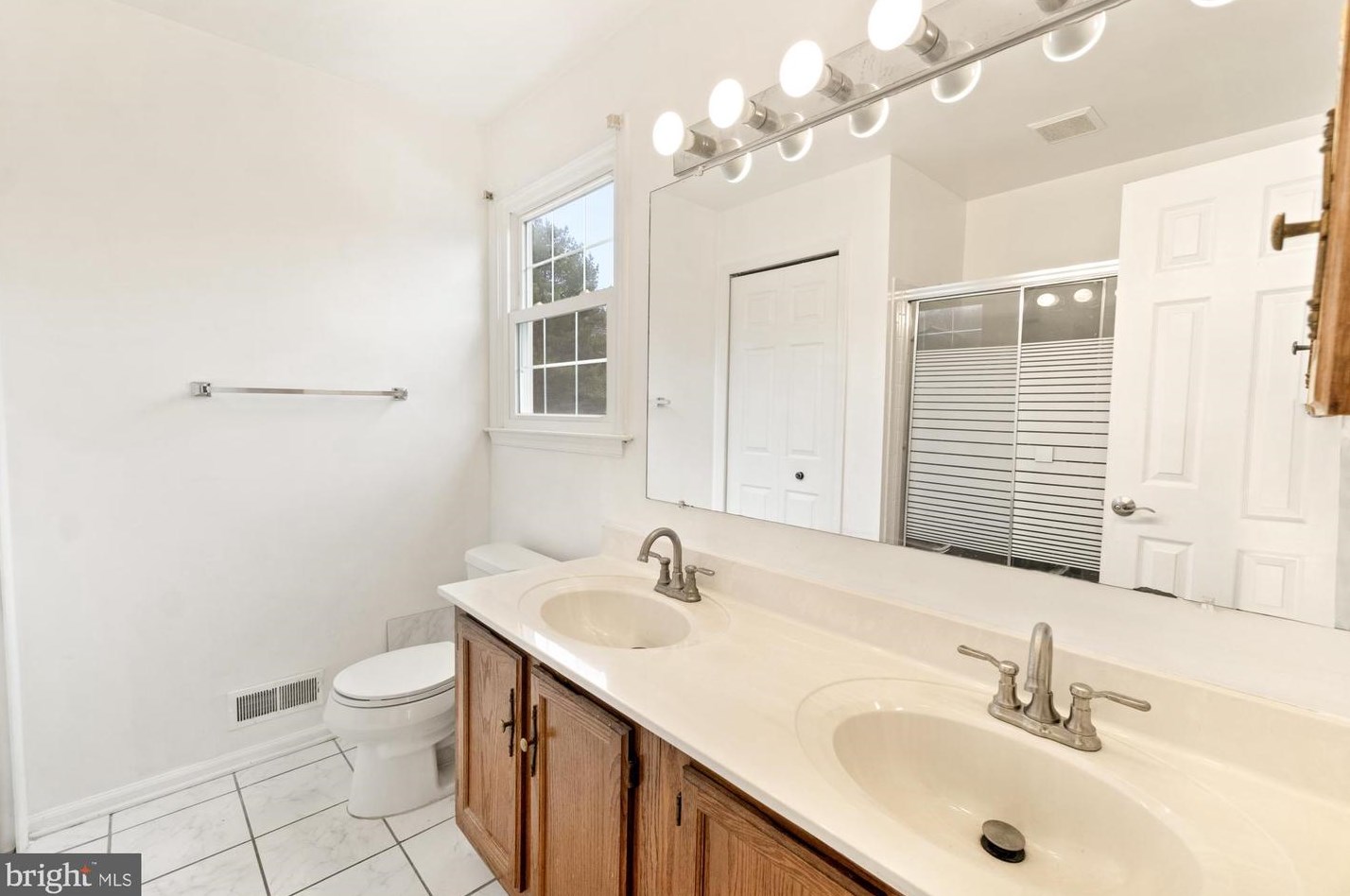 13985 Saddleview Dr, Gaithersburg MD  20878-3855 exterior