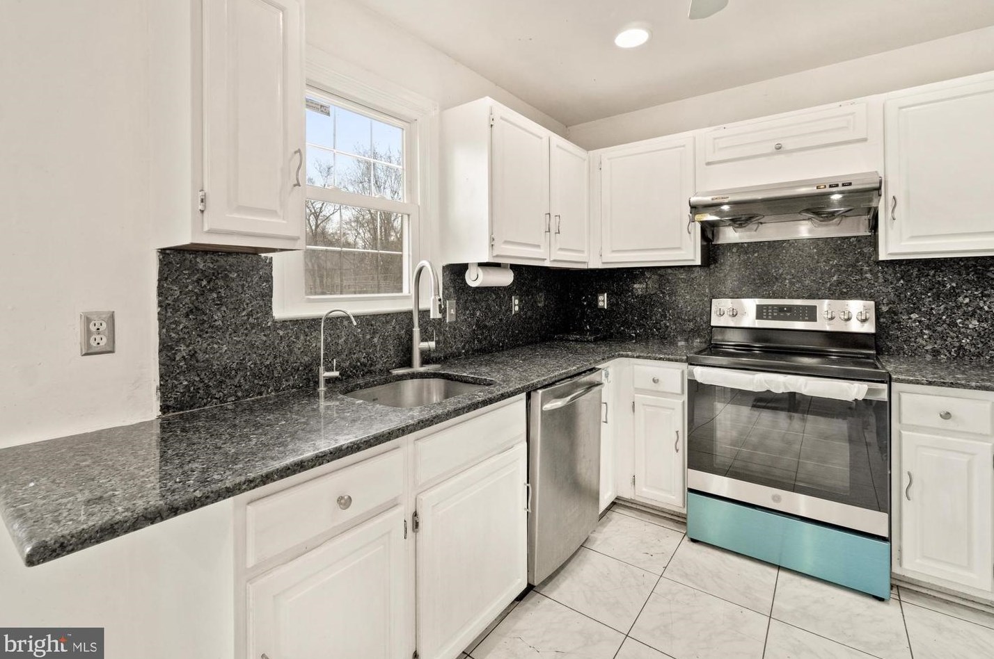 13985 Saddleview Dr, Gaithersburg MD  20878-3855 exterior