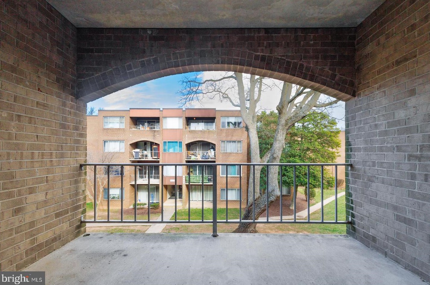 432 Girard St #203, Gaithersburg, MD 20877