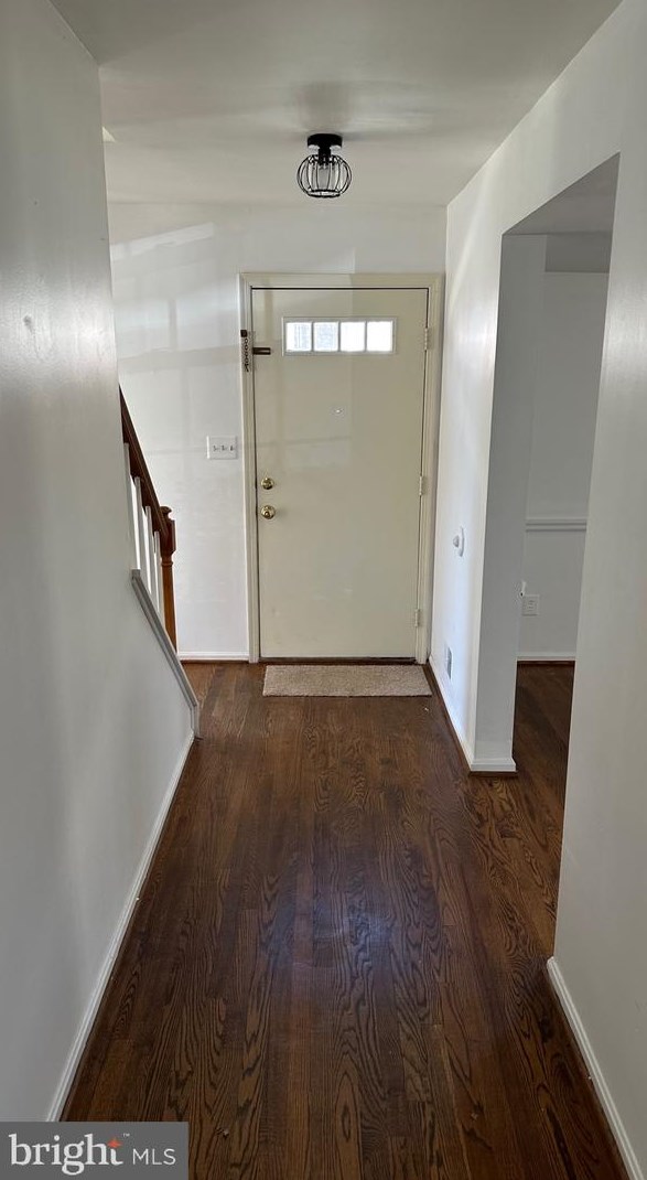 9200 Weathervane Pl, Gaithersburg MD  20886-1413 exterior