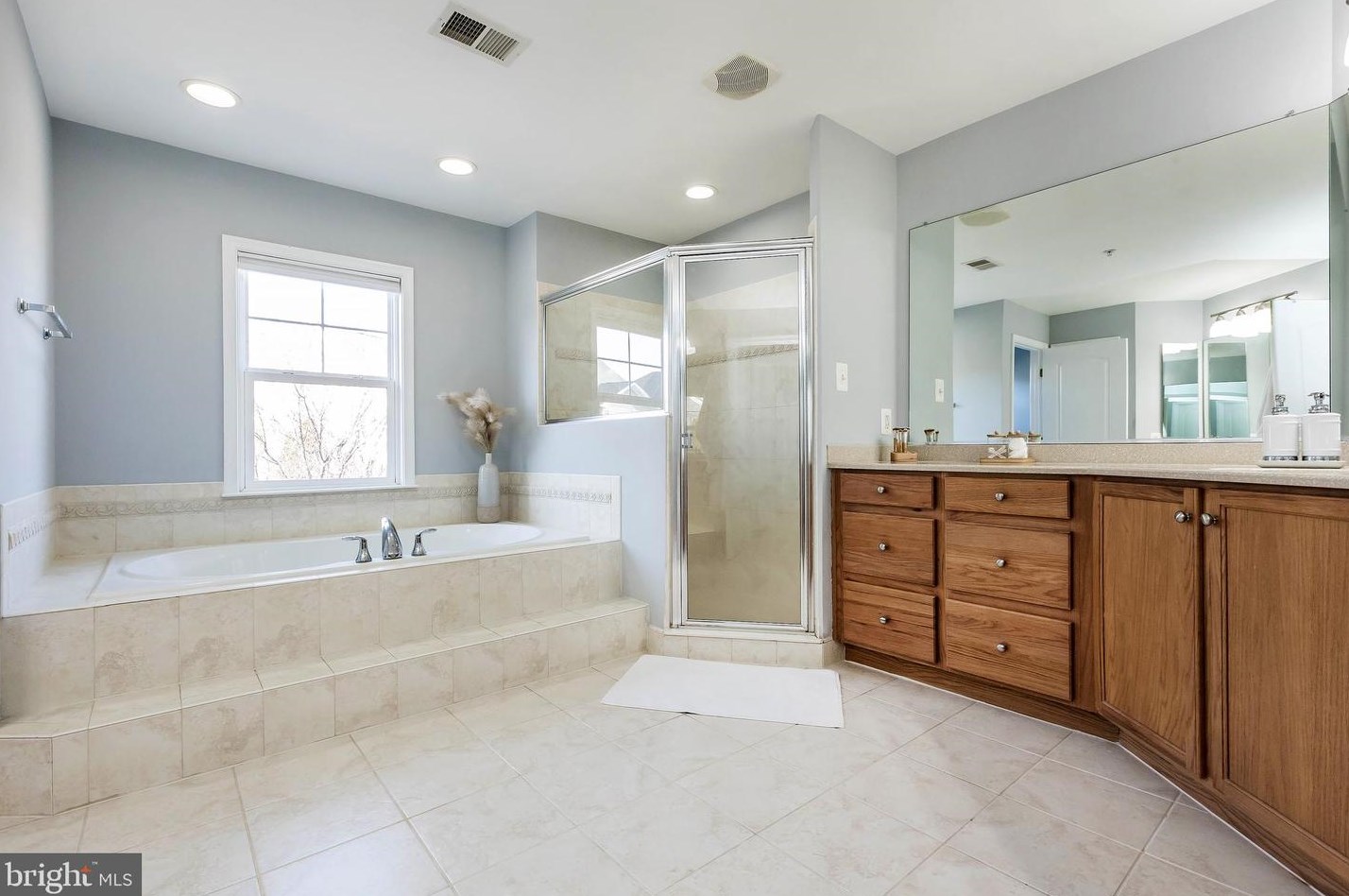 23838 Burdette Forest Rd, Clarksburg MD  20871-4373 exterior