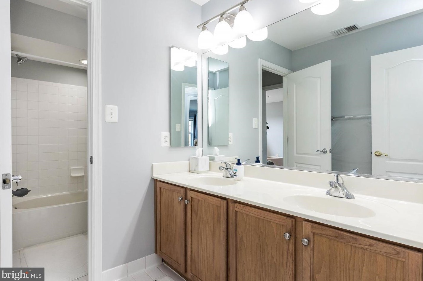 23838 Burdette Forest Rd, Clarksburg MD  20871-4373 exterior