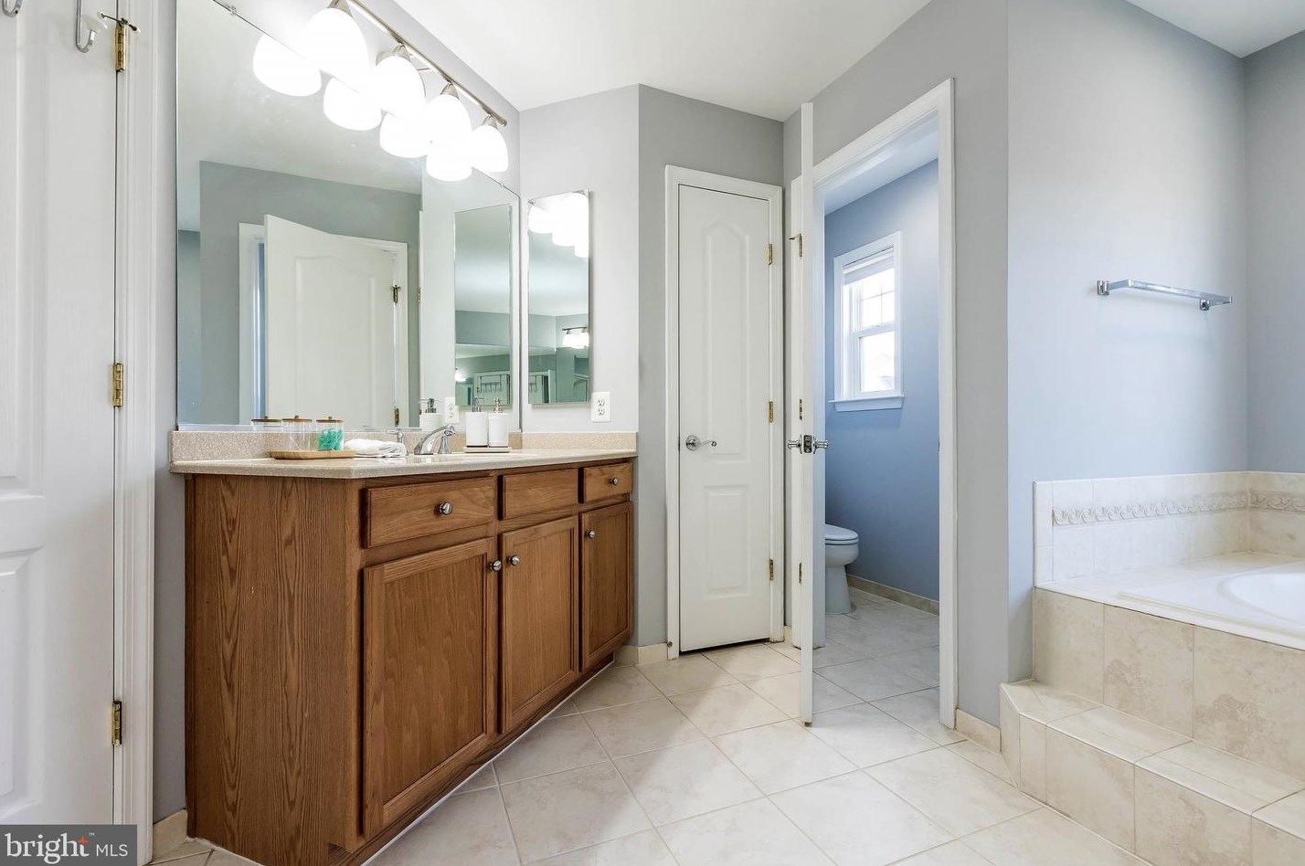 23838 Burdette Forest Rd, Clarksburg MD  20871-4373 exterior