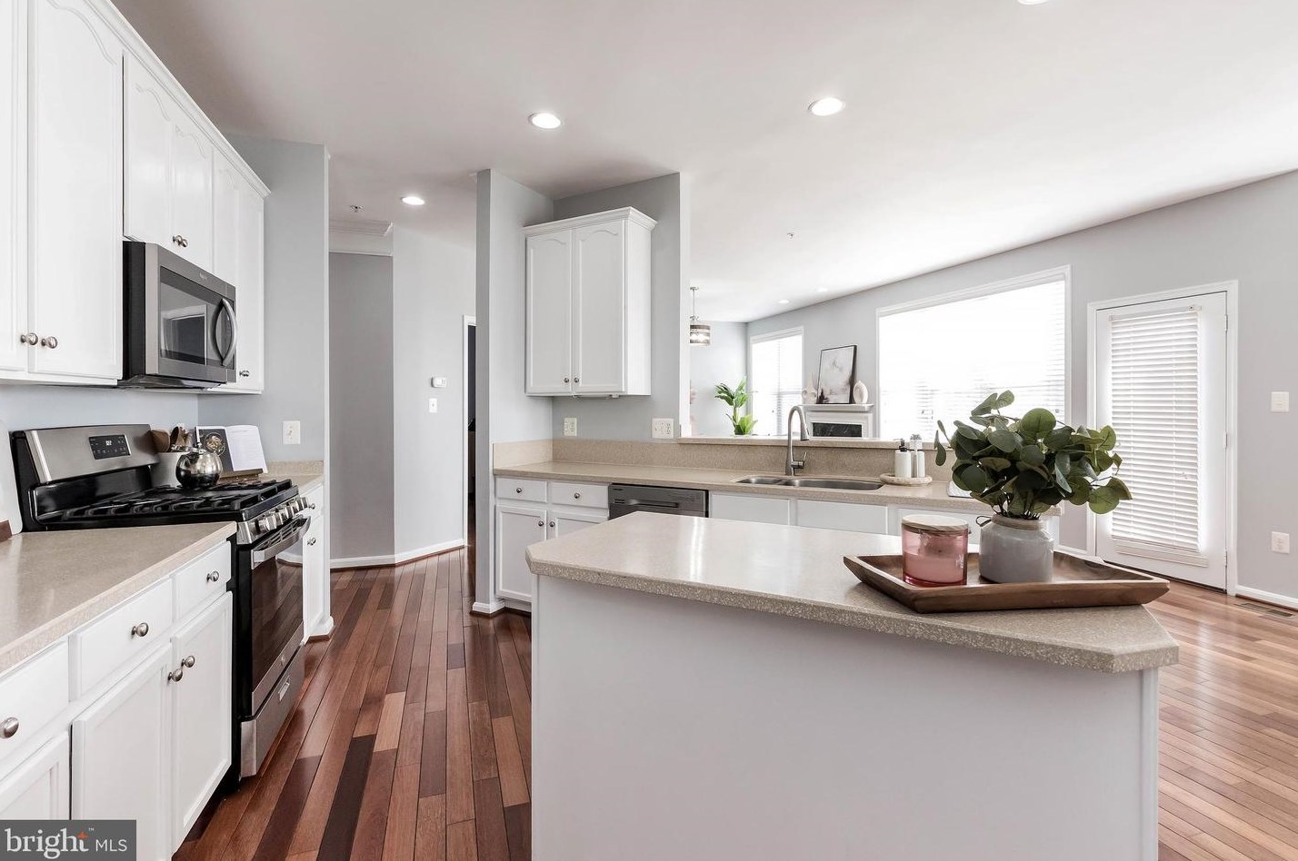 23838 Burdette Forest Rd, Clarksburg MD  20871-4373 exterior