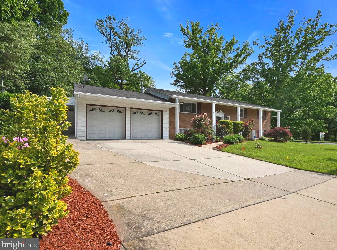 2 Sunnyside Ct, Gaithersburg, MD 20877-1822