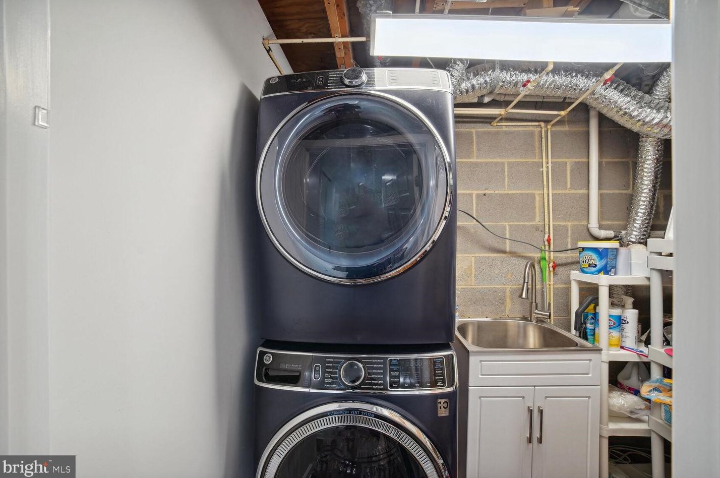 8704 Woodfield Ct, Gaithersburg MD  20882-3710 exterior