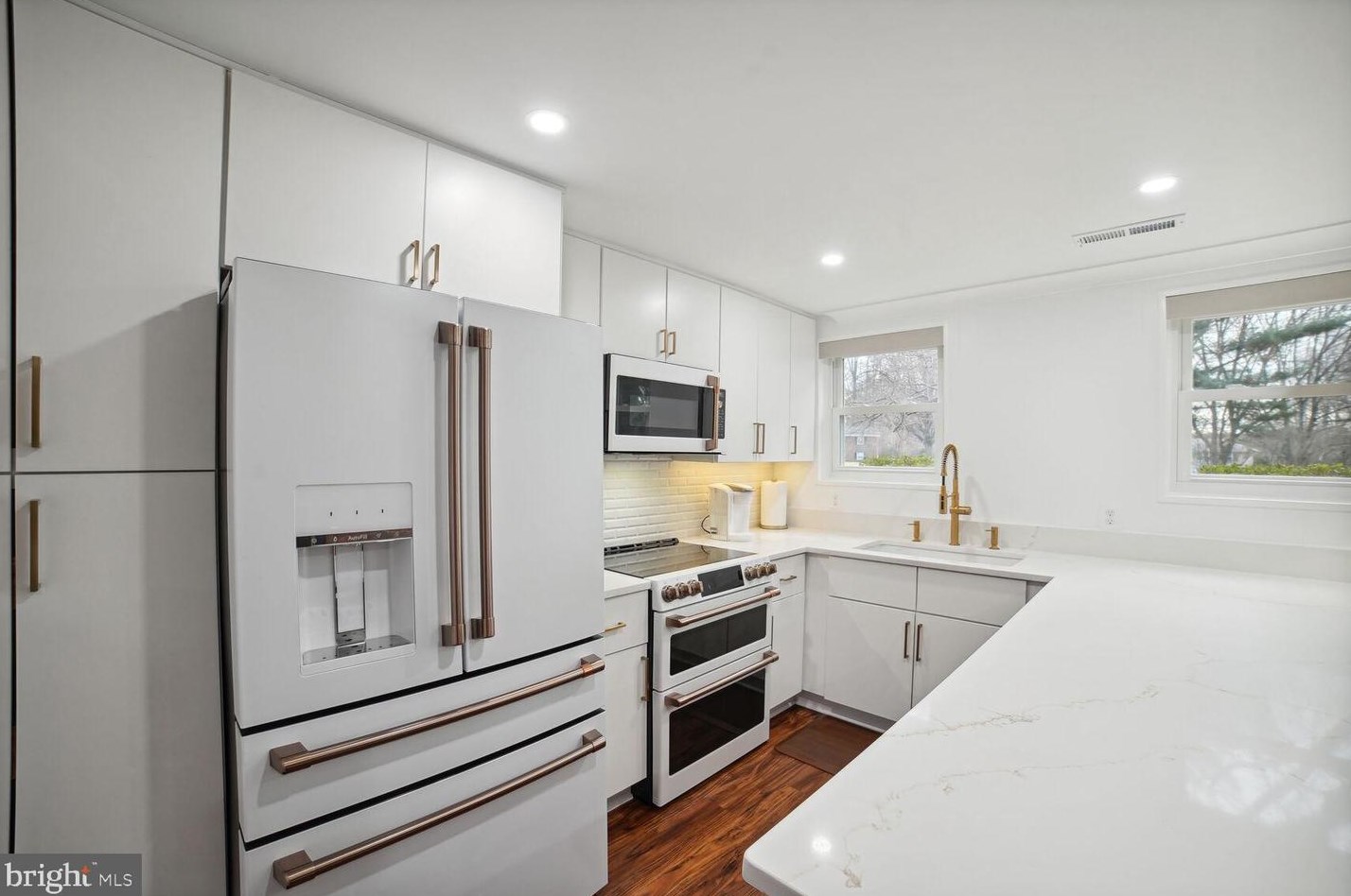 8704 Woodfield Ct, Gaithersburg MD  20882-3710 exterior