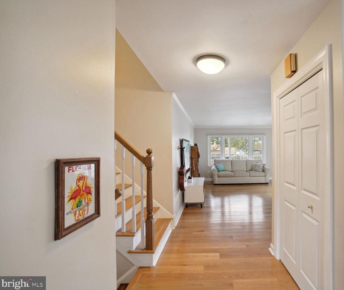 8704 Woodfield Ct, Gaithersburg MD  20882-3710 exterior