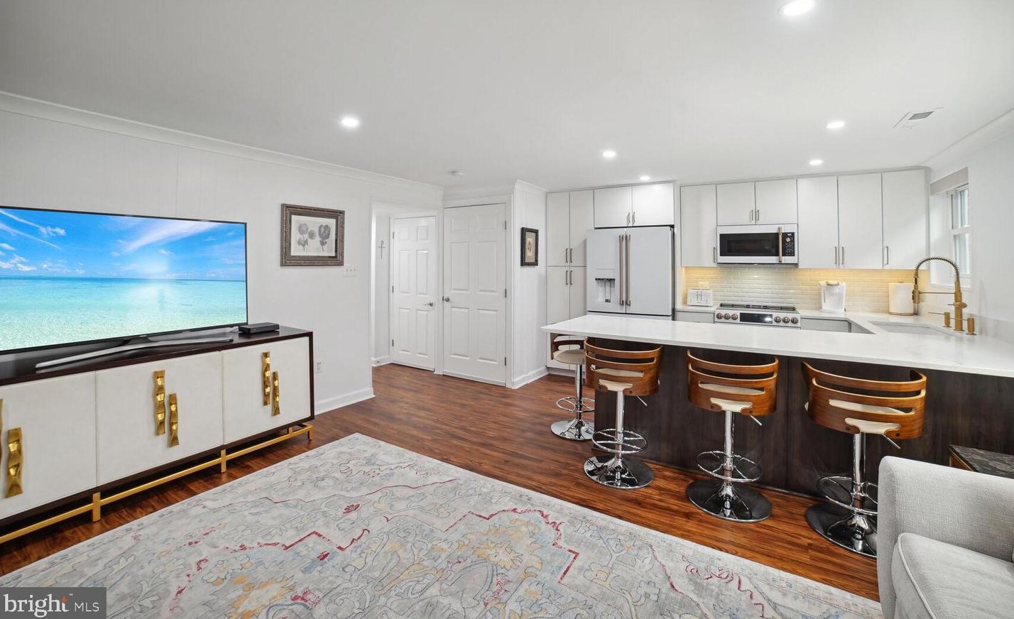 8704 Woodfield Ct, Gaithersburg MD  20882-3710 exterior