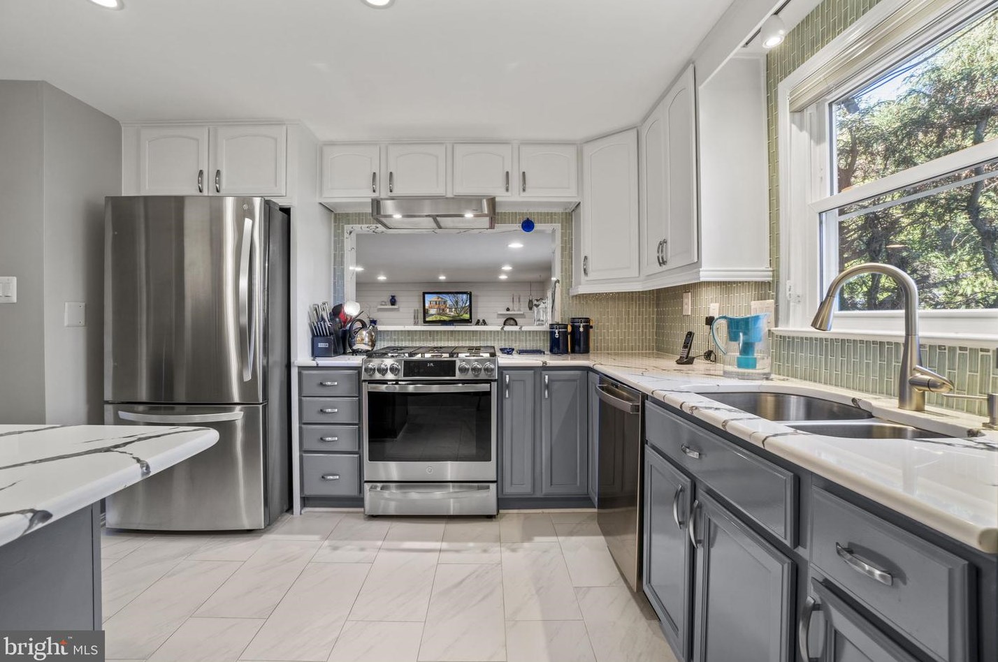 9604 Whetstone Dr, Gaithersburg MD  20886-3114 exterior