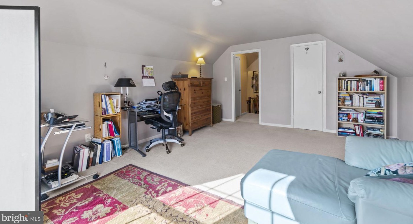 9604 Whetstone Dr, Gaithersburg MD  20886-3114 exterior