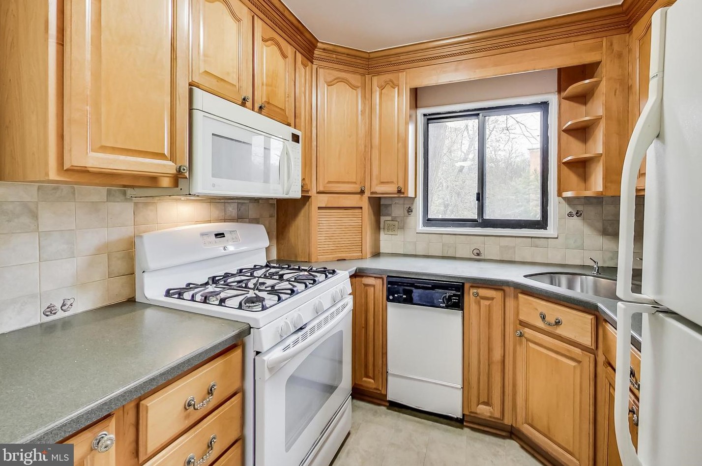 7611 Maple Ave Apt 202, Silver Spring, MD 20912