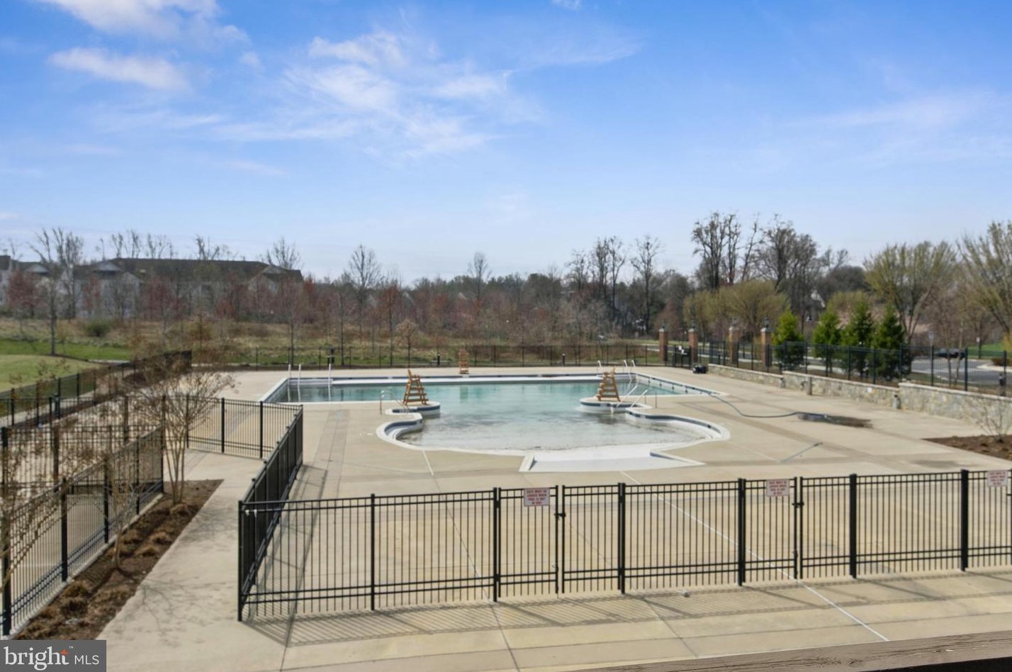 210 Decoverly Dr, Gaithersburg MD  20878 exterior