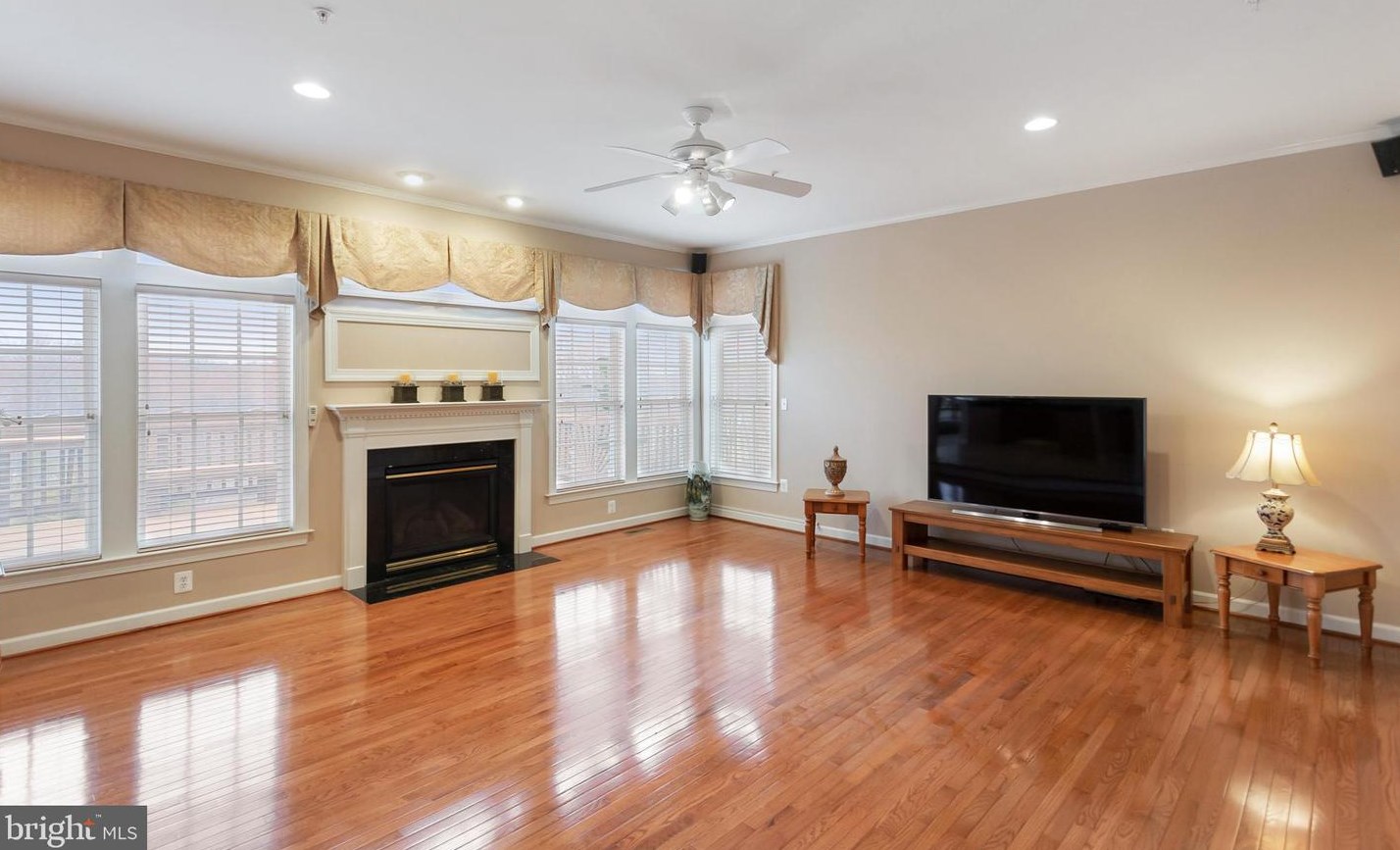 13209 Dutrow Dr, Clarksburg MD  20871-4345 exterior