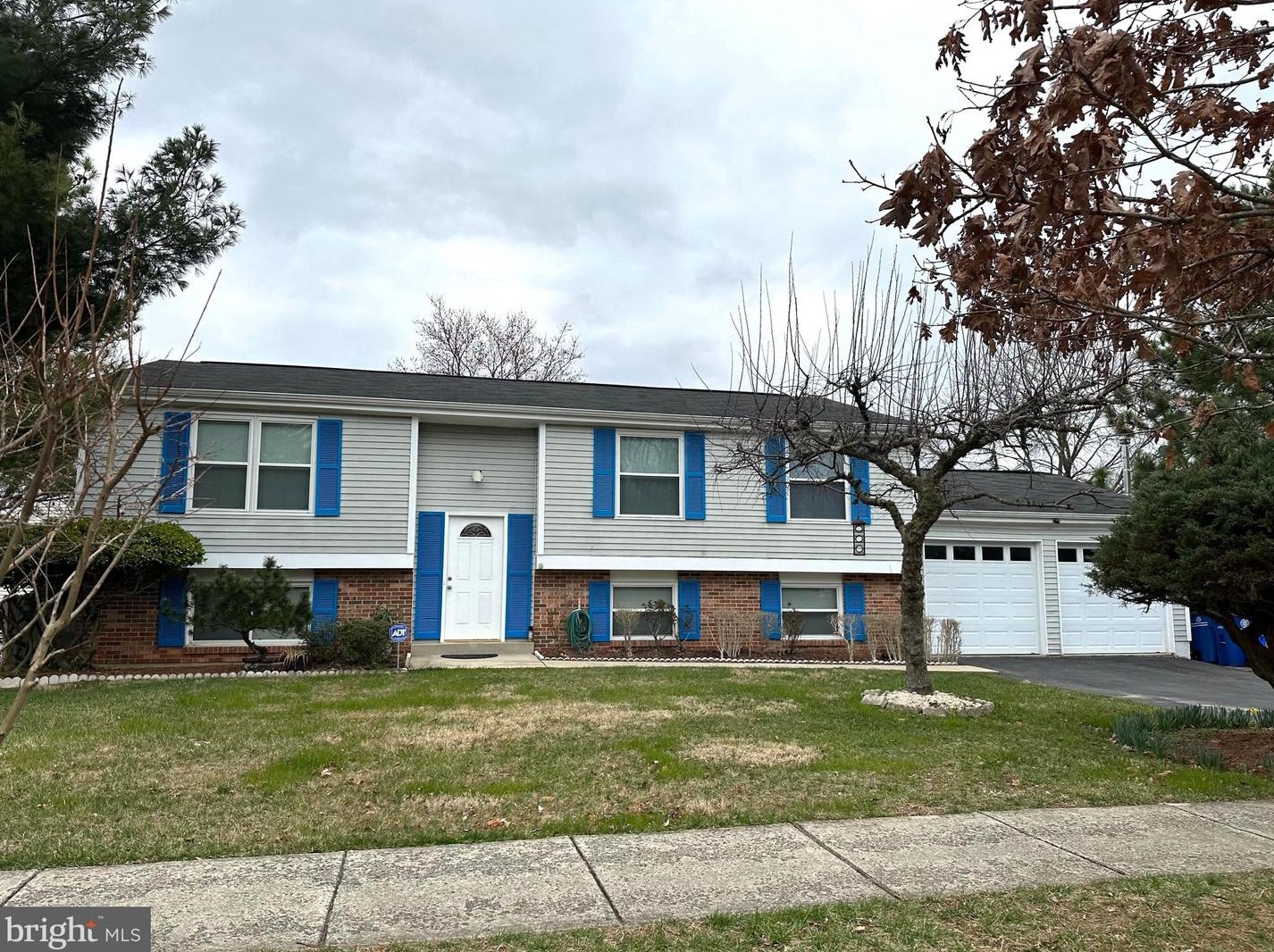 8200 Cambourne Ct, Gaithersburg MD  20877-1198 exterior
