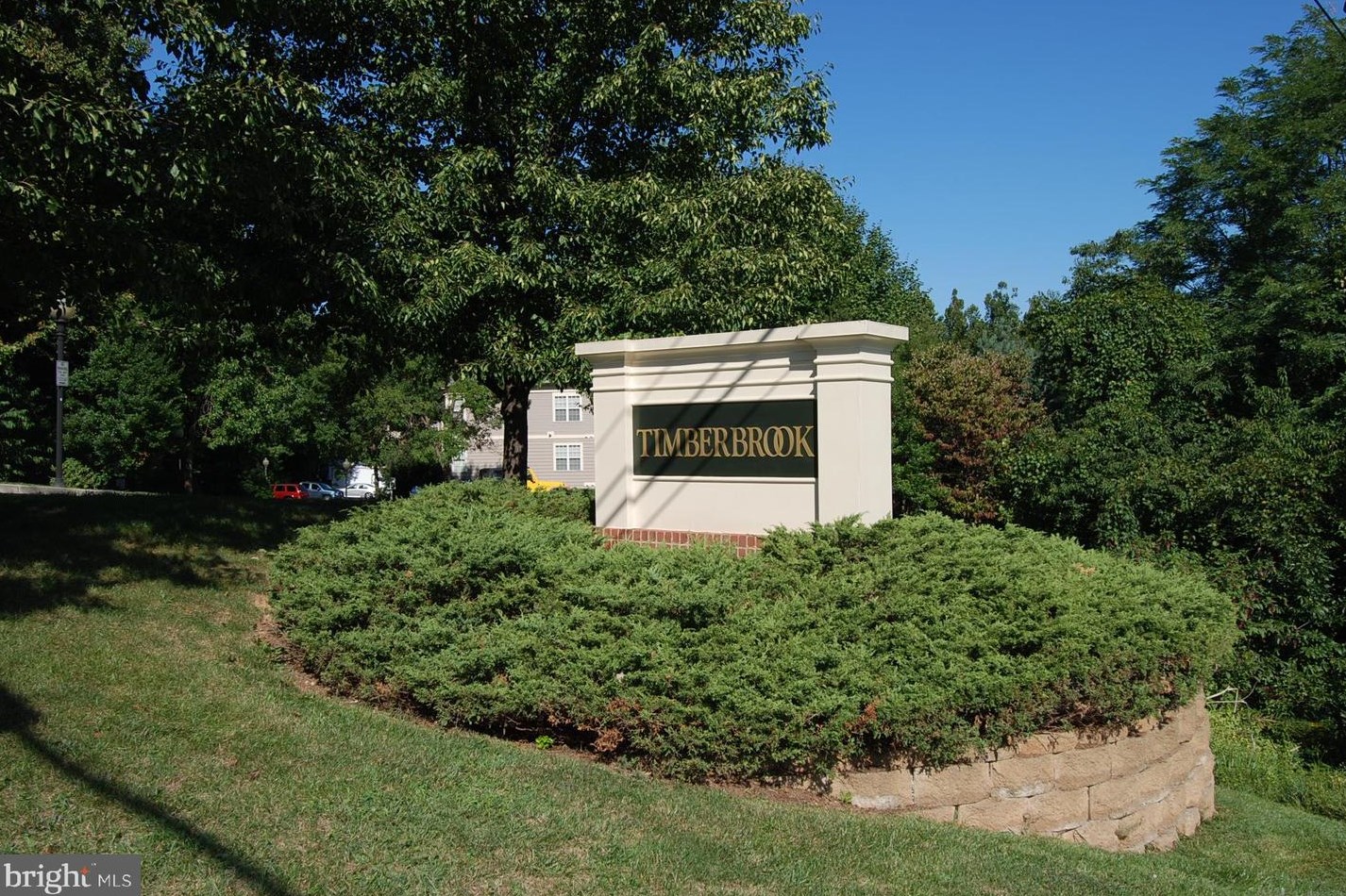 103 Timberbrook Ln, Gaithersburg, MD 20878-2867