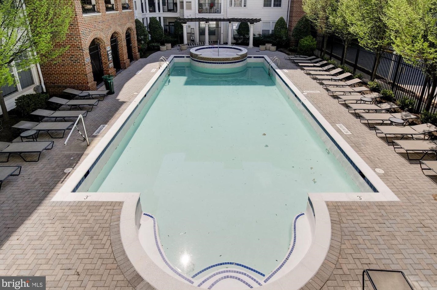 7 Booth St, Gaithersburg MD  20878-6564 exterior