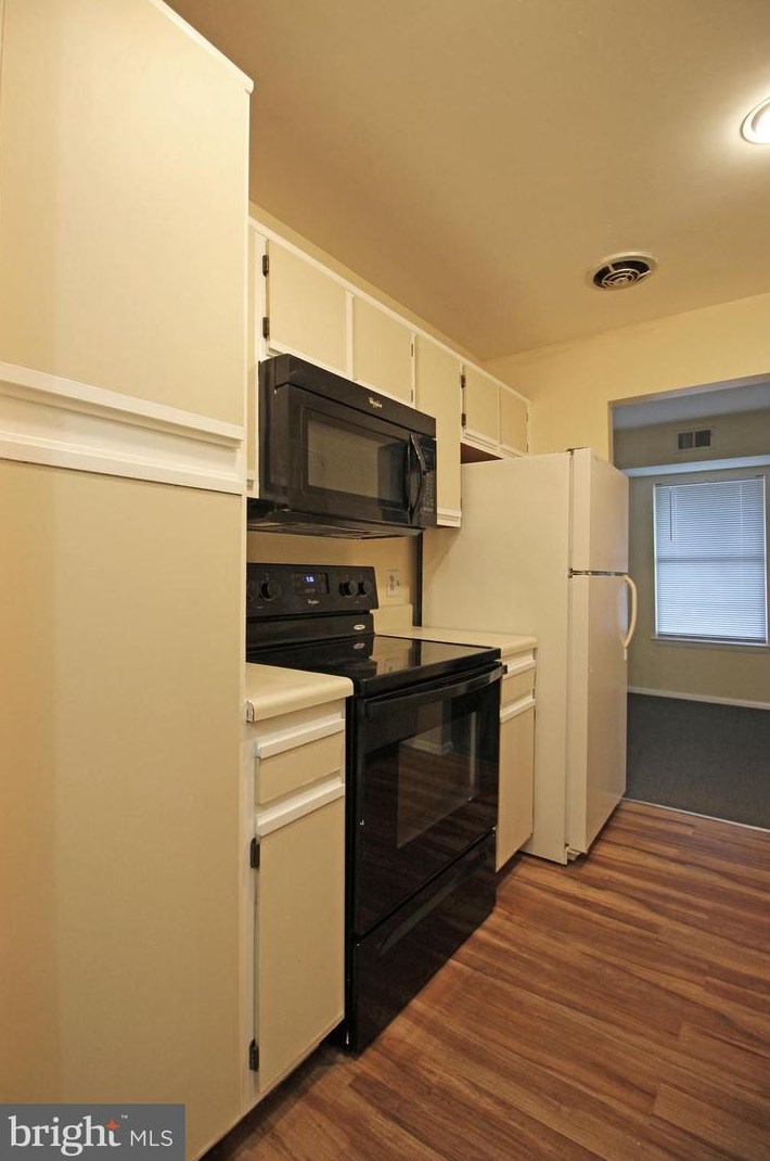 7900 Coriander Dr #303, Gaithersburg, MD 20879