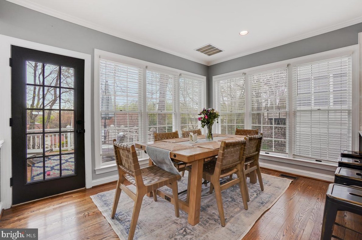 15321 Chinaberry St, Gaithersburg MD  20878-4704 exterior