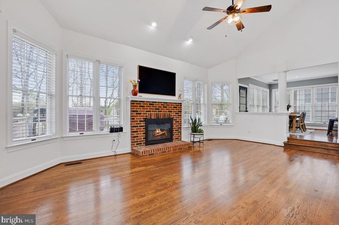 15321 Chinaberry St, Gaithersburg MD  20878-4704 exterior