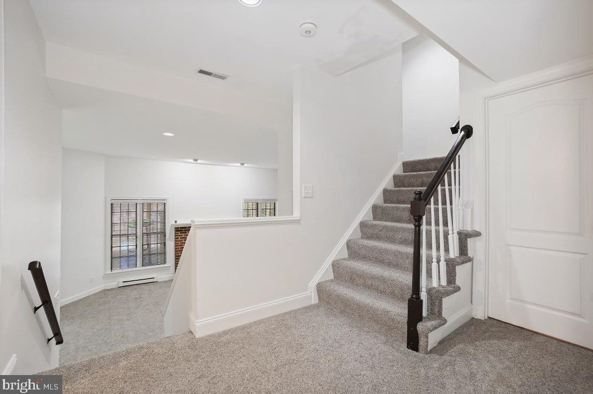 15321 Chinaberry St, Gaithersburg MD  20878-4704 exterior