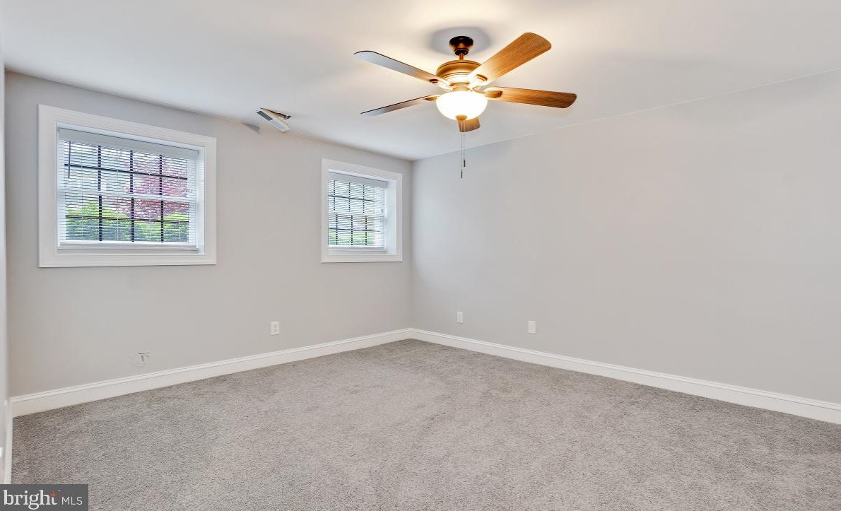 15321 Chinaberry St, Gaithersburg MD  20878-4704 exterior