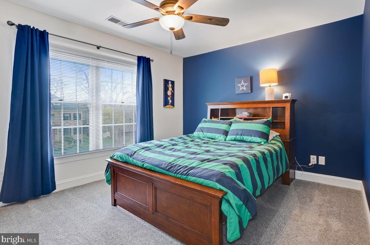 15321 Chinaberry St, Gaithersburg MD  20878-4704 exterior