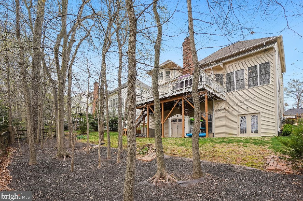 15321 Chinaberry St, Gaithersburg MD  20878-4704 exterior