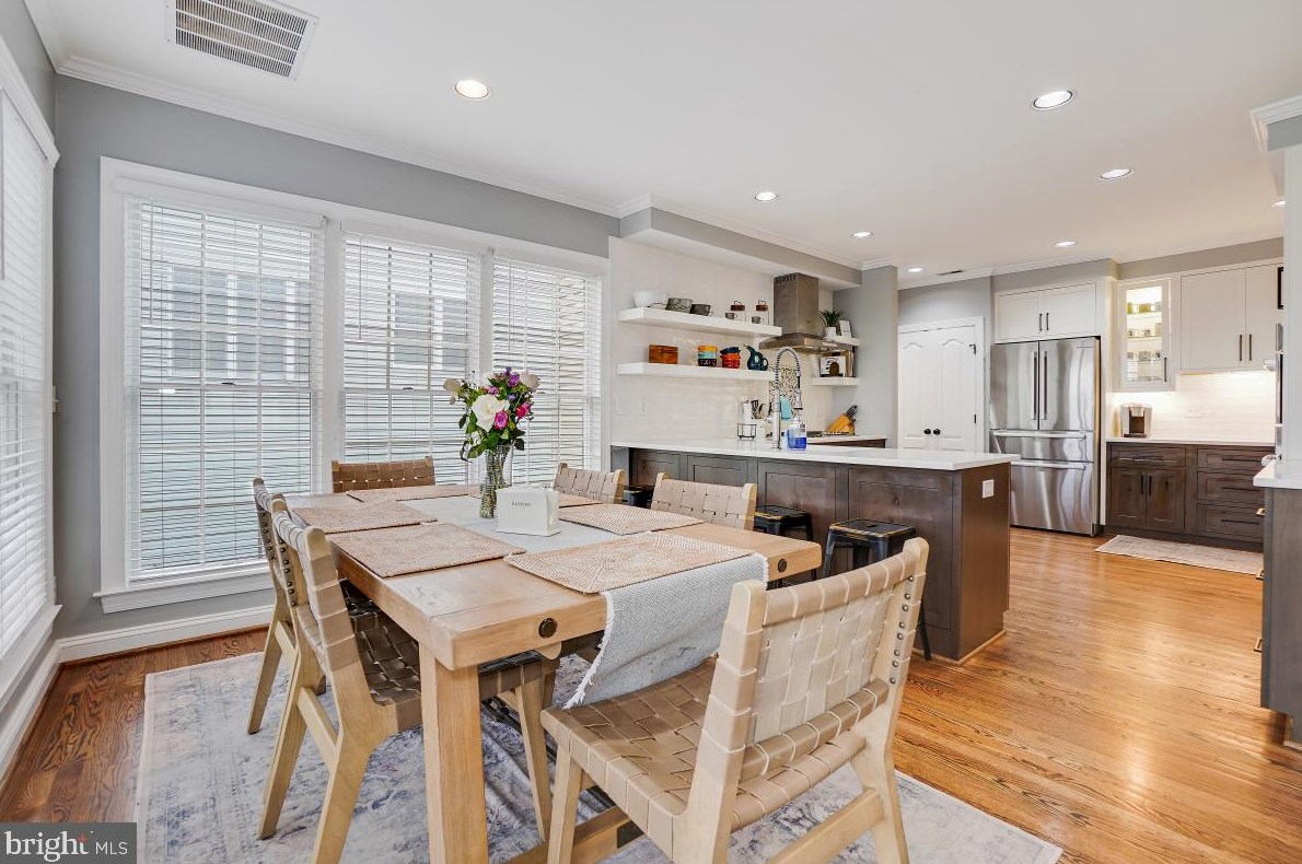 15321 Chinaberry St, Gaithersburg MD  20878-4704 exterior