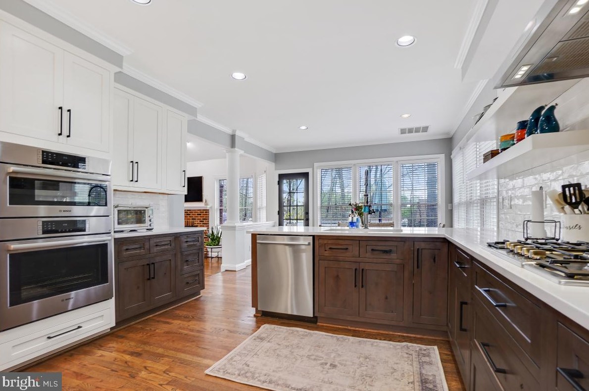 15321 Chinaberry St, Gaithersburg MD  20878-4704 exterior