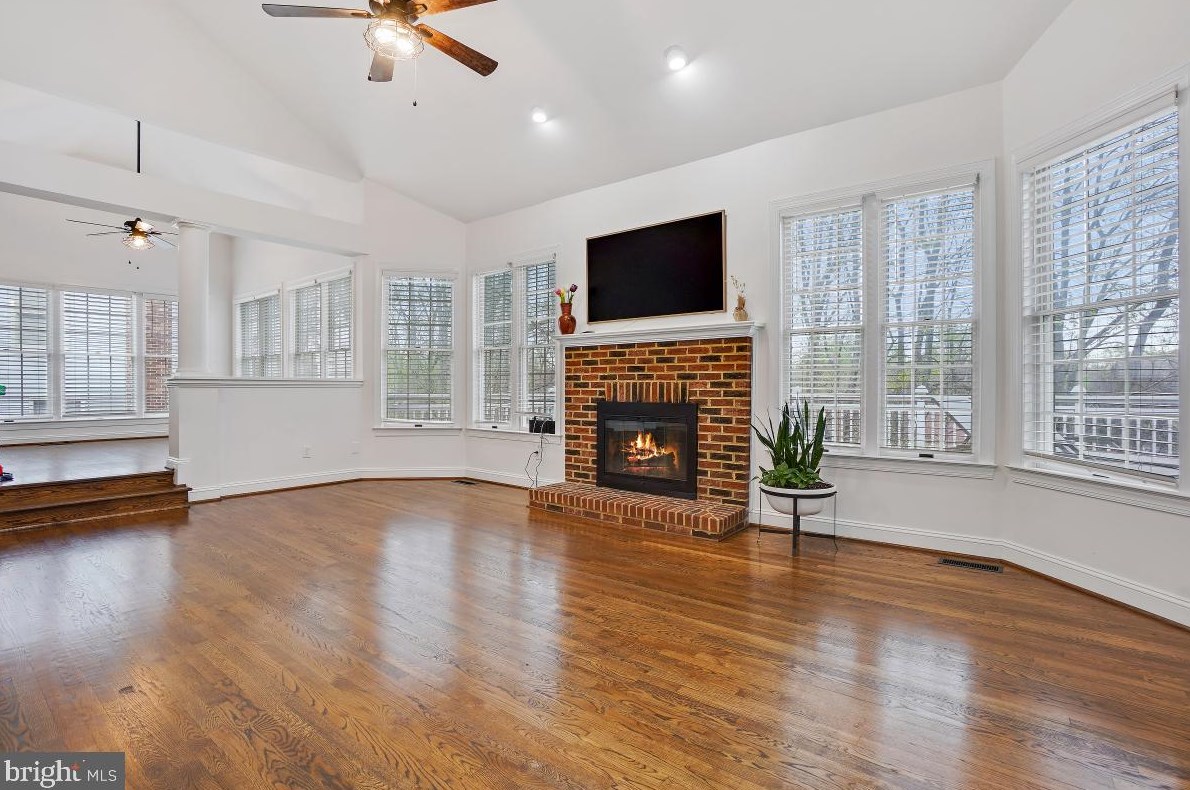 15321 Chinaberry St, Gaithersburg MD  20878-4704 exterior