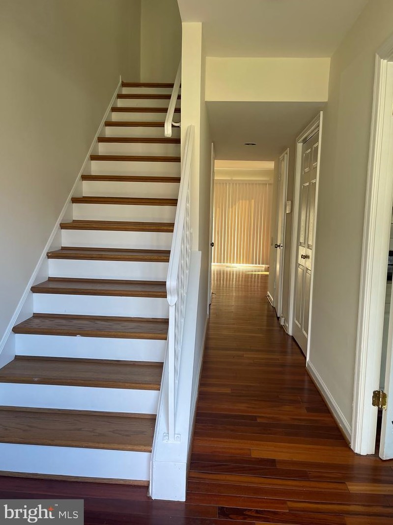 20219 Maple Leaf Ct, Gaithersburg, MD 20886