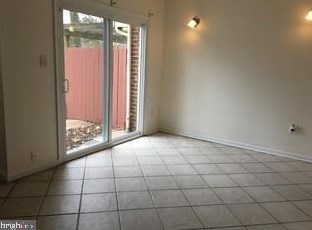8426 Towne Crest Ct, Gaithersburg MD  20877-3718 exterior