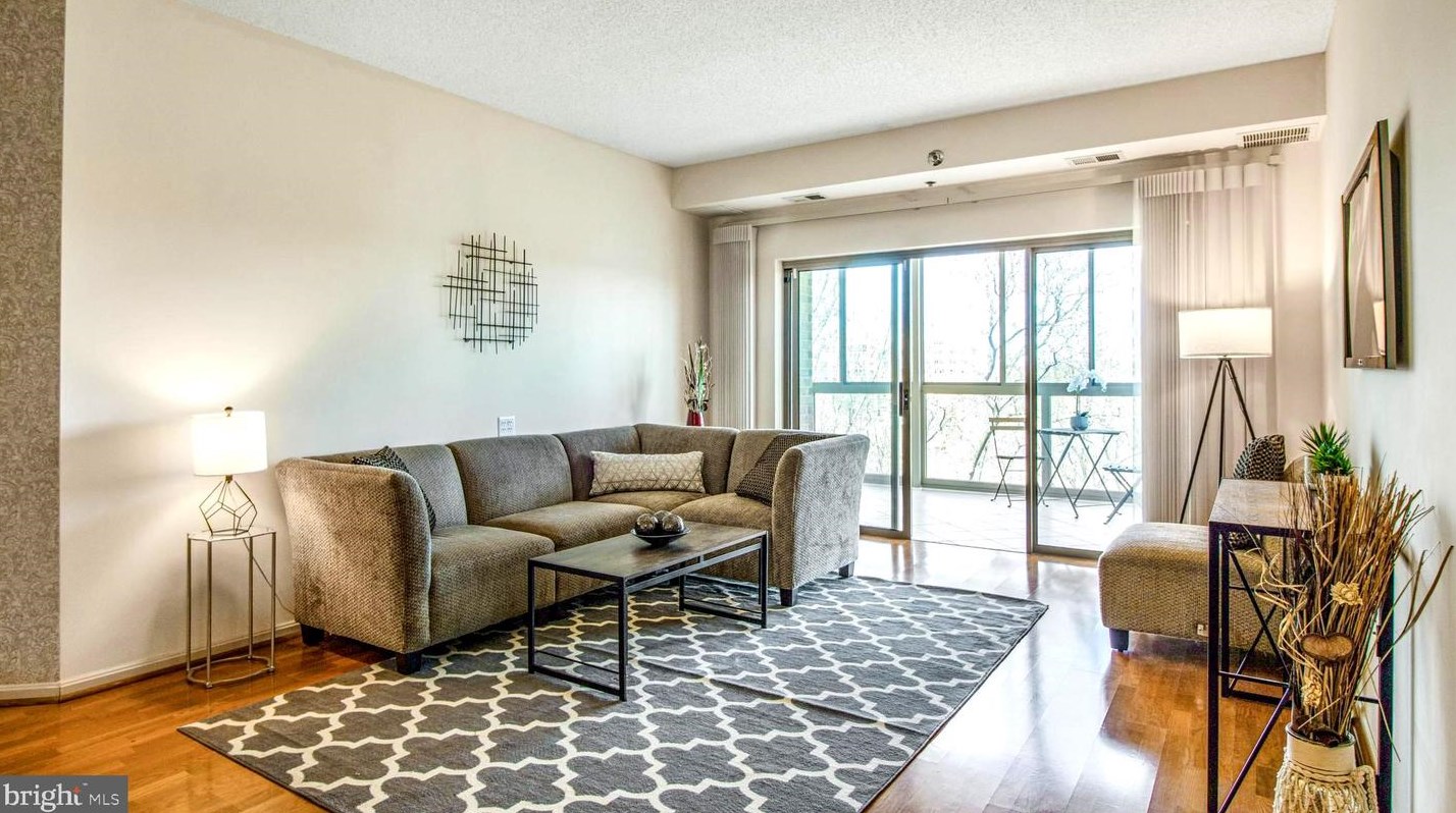 3005 S Leisure World Blvd #816, Silver Spring, MD 20906