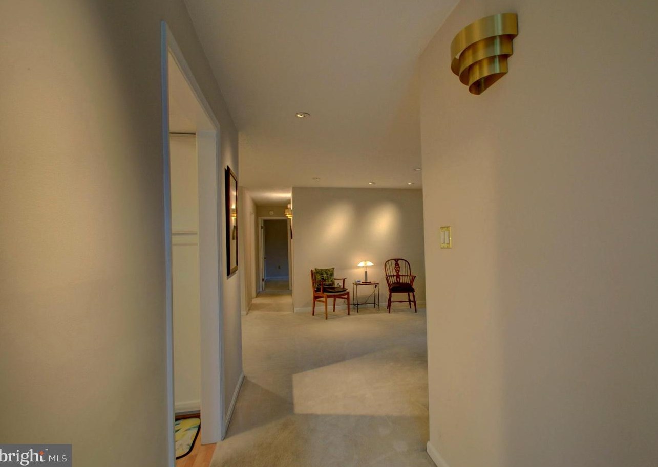 140 Windbrooke Cir, Gaithersburg, MD 20879-3242