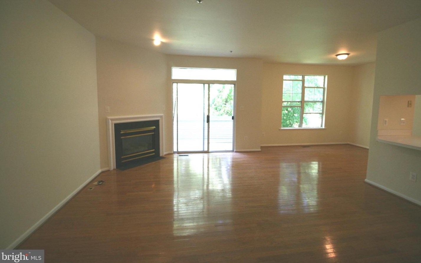 10364 Royal Woods Ct, Gaithersburg, MD 20886