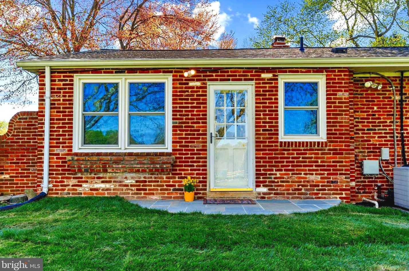 26304 Aiken Dr, Clarksburg MD  20871-9634 exterior