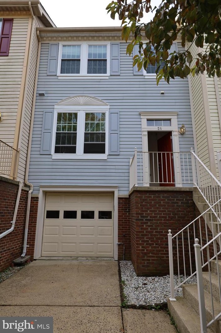 21 Bayshore Ct, Gaithersburg, MD 20878