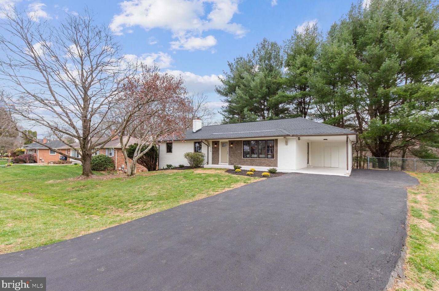 3320 Llewellyn Field Rd, Olney MD  20832-1134 exterior