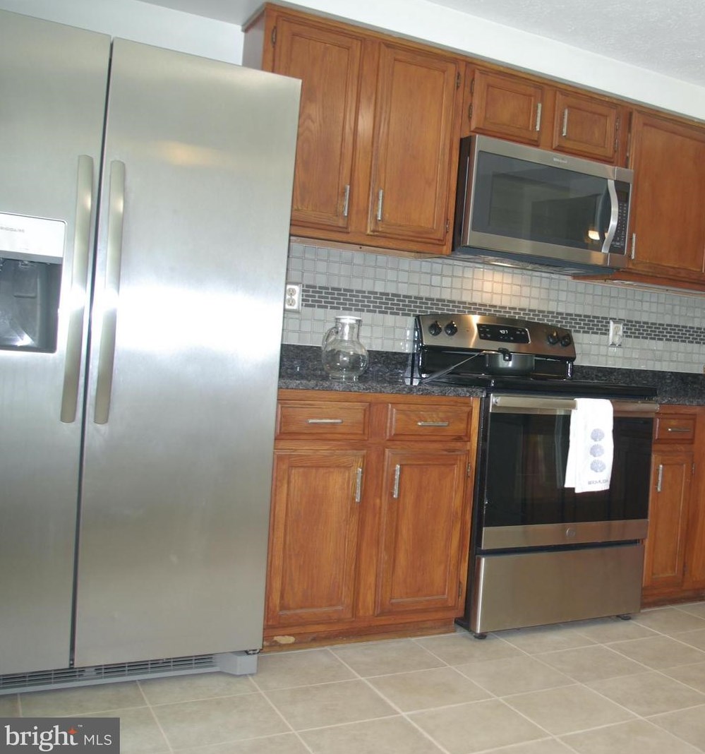 5 Bayridge Ter, Gaithersburg MD  20878-1940 exterior