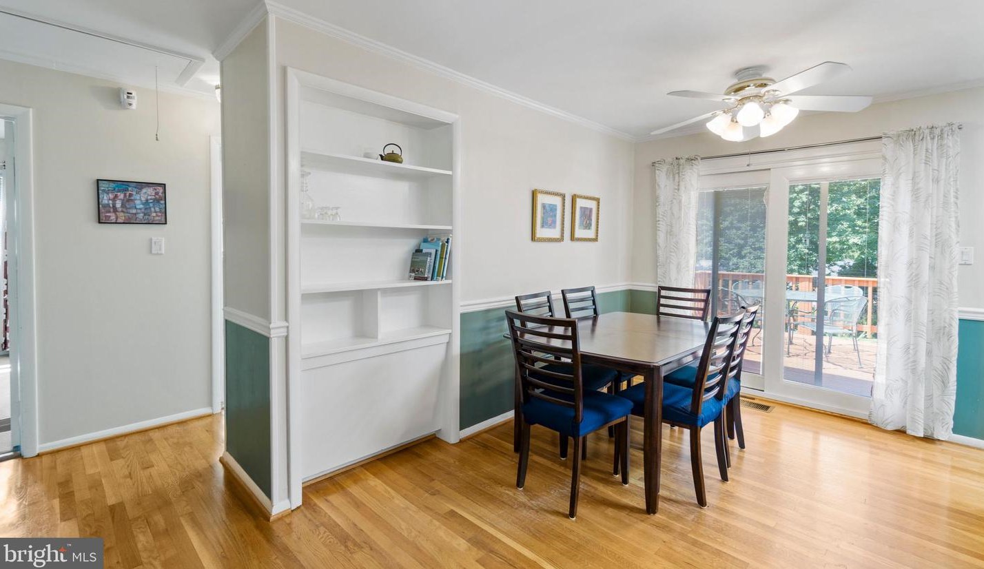 215 Hutton St, Gaithersburg MD  20877-2055 exterior