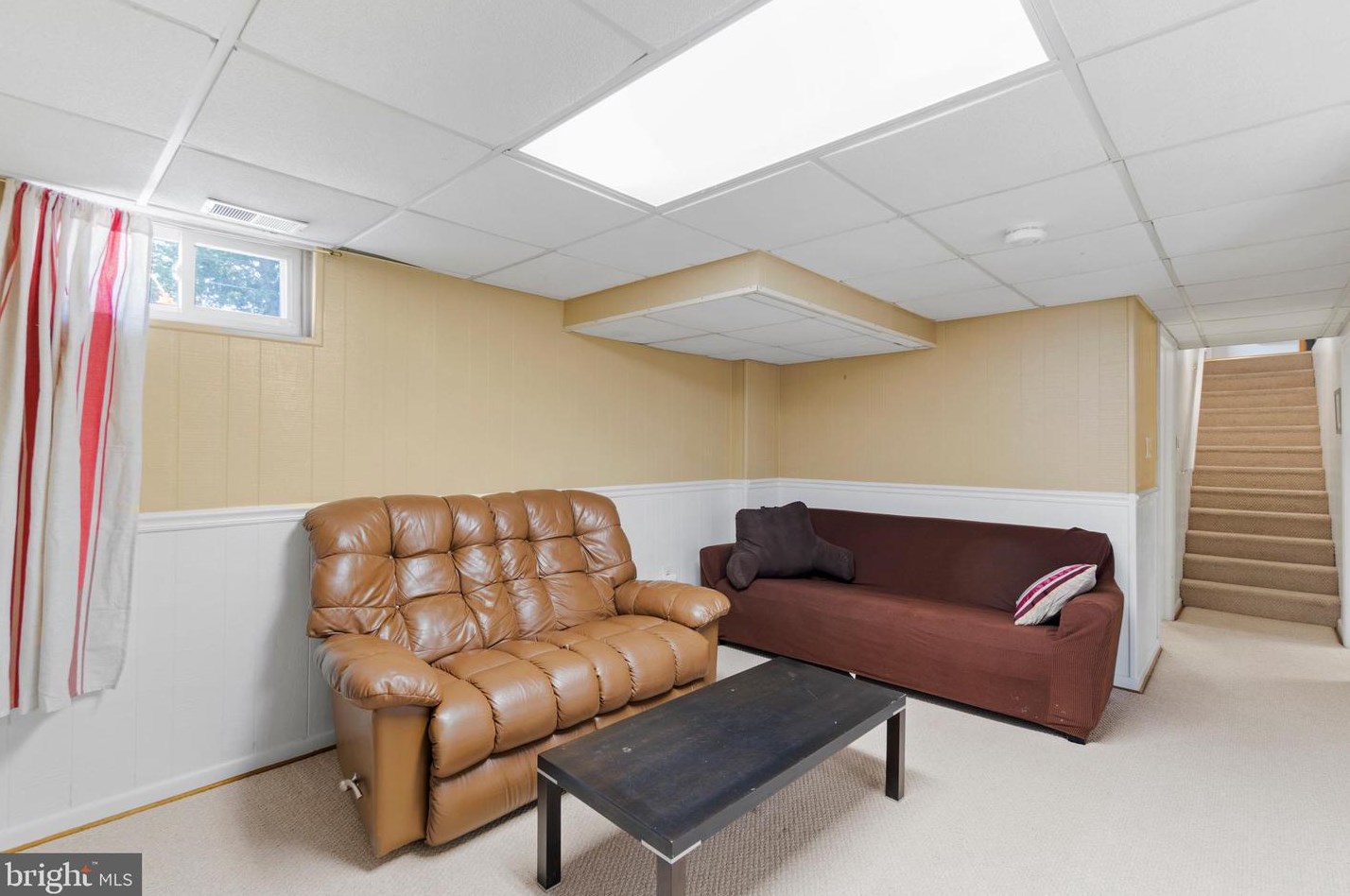 215 Hutton St, Gaithersburg MD  20877-2055 exterior