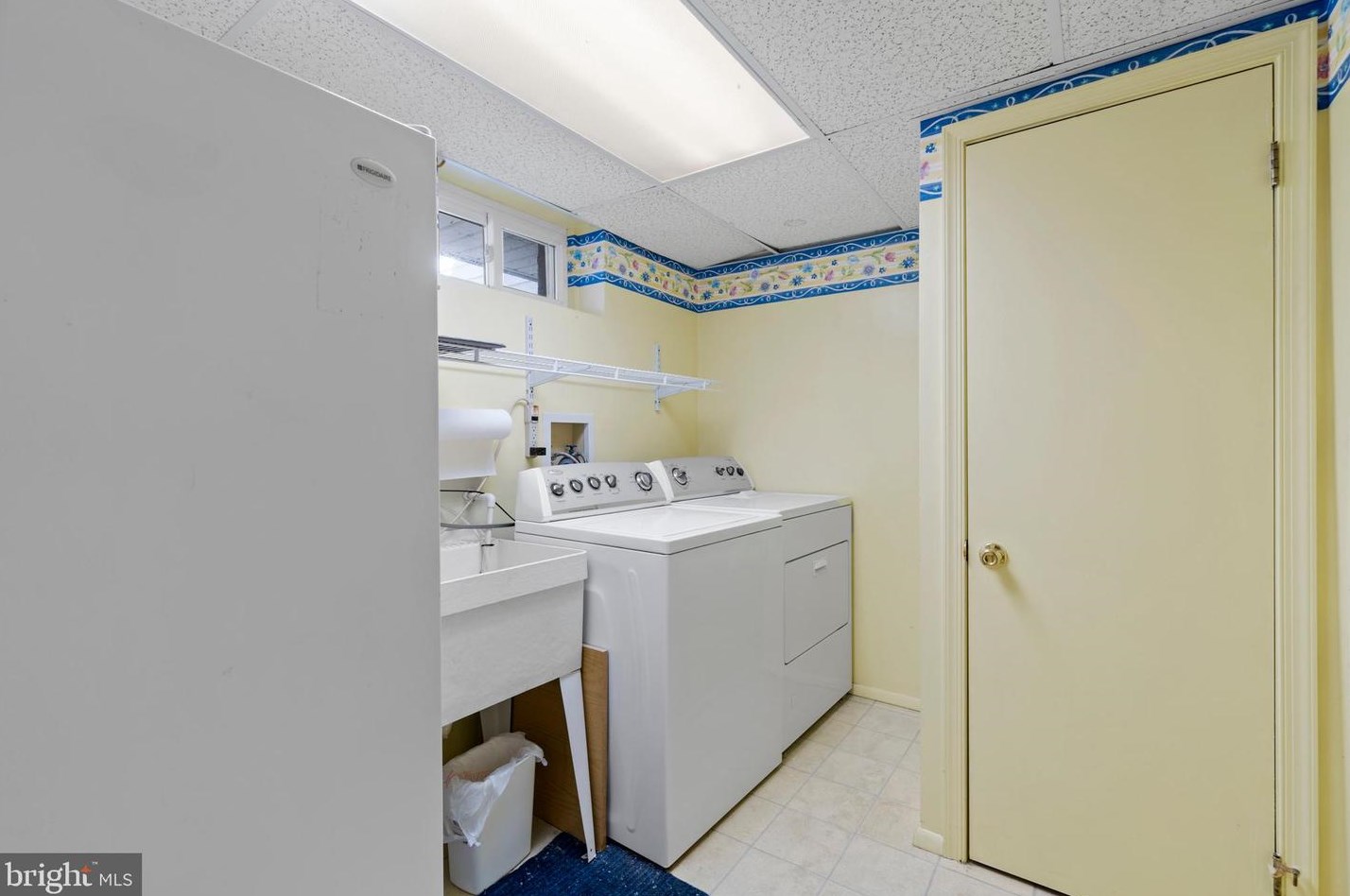 215 Hutton St, Gaithersburg MD  20877-2055 exterior