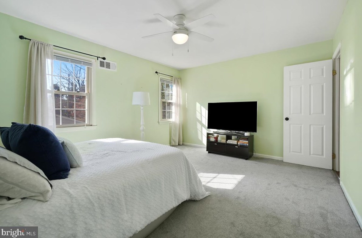16709 Chestnut St, Gaithersburg MD  20877-1212 exterior